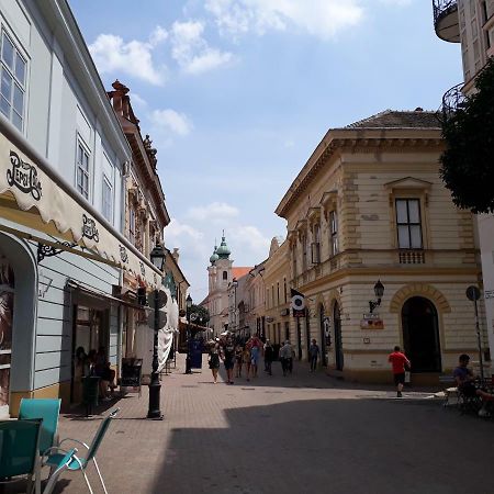 Sunny City Center Peçuy Dış mekan fotoğraf