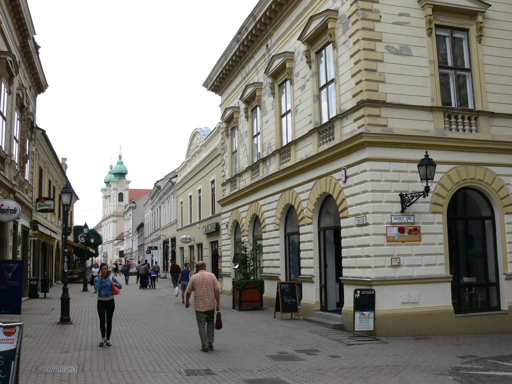 Sunny City Center Peçuy Dış mekan fotoğraf