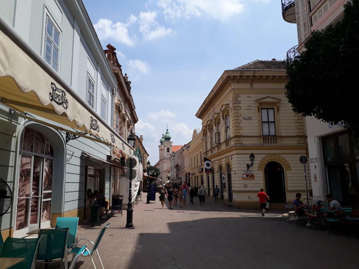 Sunny City Center Peçuy Dış mekan fotoğraf
