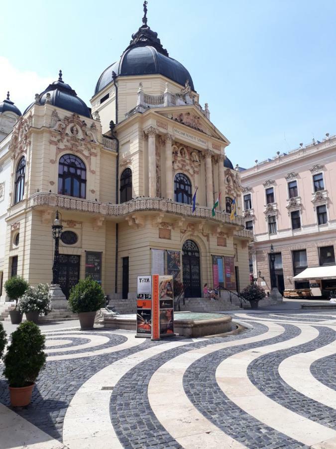 Sunny City Center Peçuy Dış mekan fotoğraf